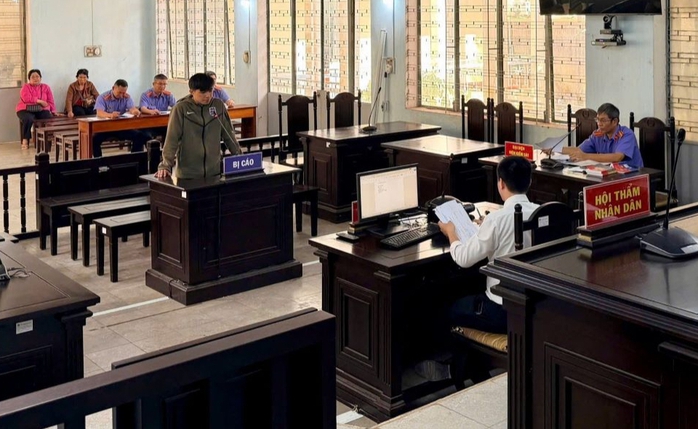 Phạt t&ugrave; đối tượng x&uacute;i giục một thiếu ni&ecirc;n đi cướp giật t&agrave;i sản - Ảnh 1.