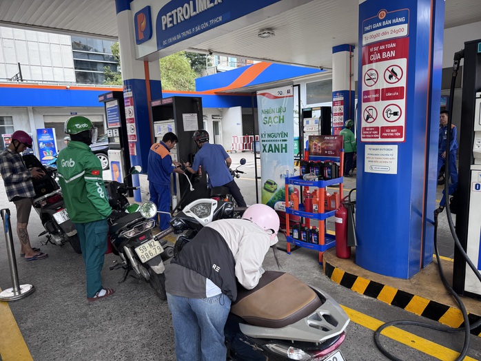 Hỗ trợ tiền xăng cho t&agrave;i xế Grab 2026: Giải ph&aacute;p cho kh&oacute; khăn kinh tế - Ảnh 1.