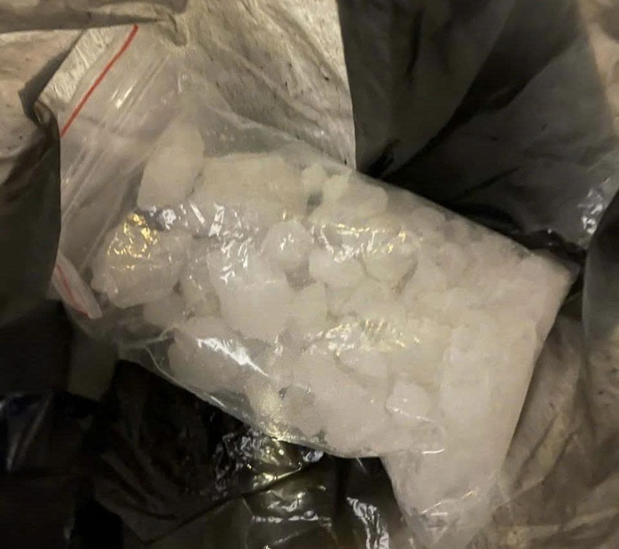 L&agrave;m r&otilde; vụ nổ s&uacute;ng Vĩnh Long: Điều tra nh&oacute;m g&acirc;y rối tại kh&aacute;ch sạn - Ảnh 2.