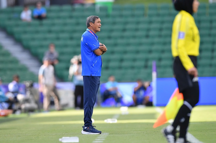 "N&oacute;ng" ghế HLV trưởng tuyển b&oacute;ng đ&aacute; nữ - Ảnh 3.