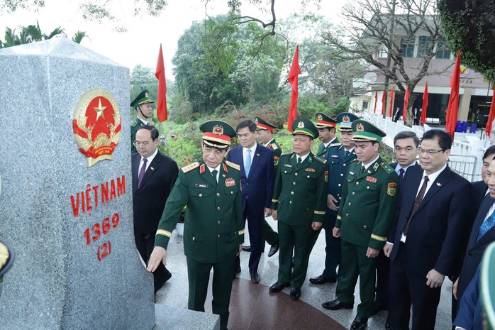 Bộ trưởng Phan Văn Giang đ&oacute;n Bộ trưởng Quốc ph&ograve;ng Trung Quốc Đổng Qu&acirc;n tại M&oacute;ng C&aacute;i - Ảnh 5.