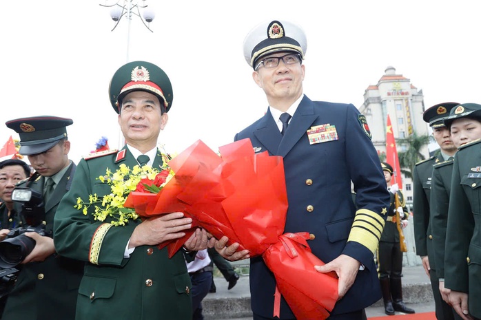 Bộ trưởng Phan Văn Giang đ&oacute;n Bộ trưởng Quốc ph&ograve;ng Trung Quốc Đổng Qu&acirc;n tại M&oacute;ng C&aacute;i - Ảnh 1.