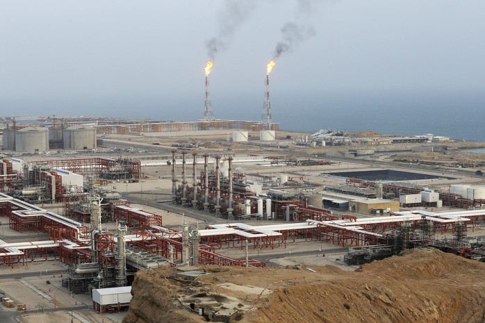 Hạ tầng năng lượng Trung Đ&ocirc;ng tr&uacute;ng đ&ograve;n - Ảnh 1.