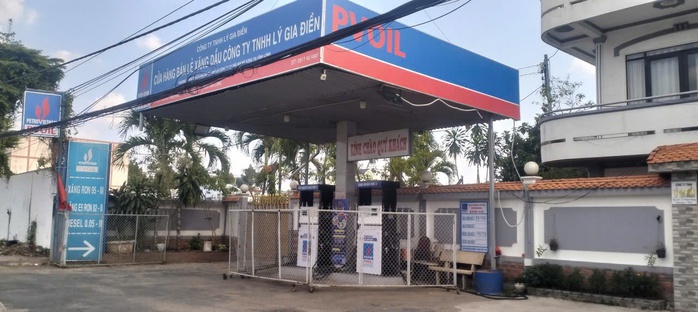C&ocirc;ng ty ở Vĩnh Long bị phạt 15 triệu đồng v&igrave; ngừng b&aacute;n xăng dầu tr&aacute;i quy định - Ảnh 1.