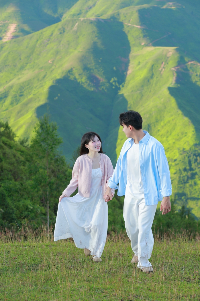 TikTok Chang H&iacute;u: 7 năm từ "đ&ocirc;i bạn c&ugrave;ng tiến" đến cặp đ&ocirc;i triệu view  - Ảnh 3.