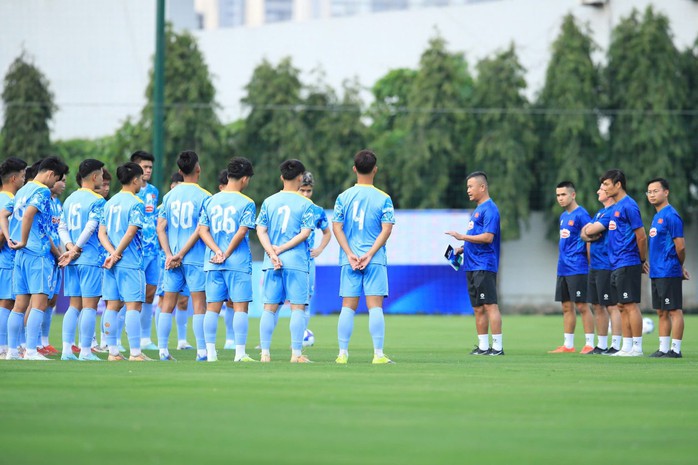 Tuyển thủ U23 Việt Nam đ&aacute;nh gi&aacute; cao năng lực Việt kiều Moric - Ảnh 4.