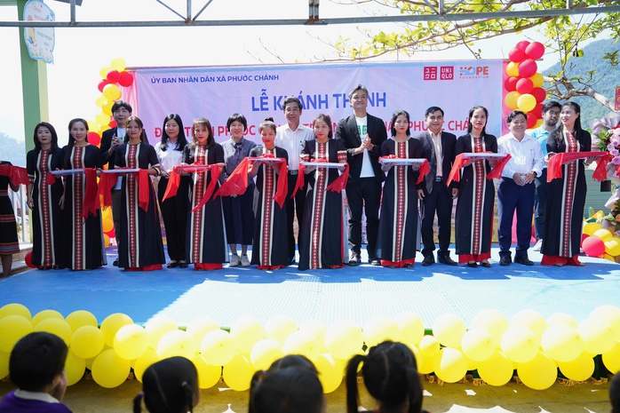 L&atilde;nh đạo Đ&agrave; Nẵng dự kh&aacute;nh th&agrave;nh trường mẫu gi&aacute;o 2,2 tỉ đồng tại x&atilde; v&ugrave;ng cao - Ảnh 2.