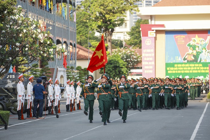 Lực lượng vũ trang TPHCM ra qu&acirc;n huấn luyện năm 2026 - Ảnh 2.