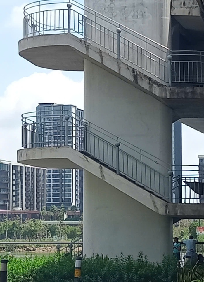 Đ&atilde; xử l&yacute; t&igrave;nh trạng nhếch nh&aacute;c tại cầu Ba Son - Ảnh 1.