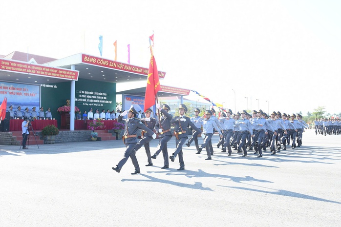 Bộ Tư lệnh Vùng Cảnh sát biển 2 ra quân huấn luyện năm 2026 - Ảnh 3. Bộ Tư lệnh Vùng Cảnh sát biển 2 ra quân huấn luyện năm 2026 - Ảnh 3.