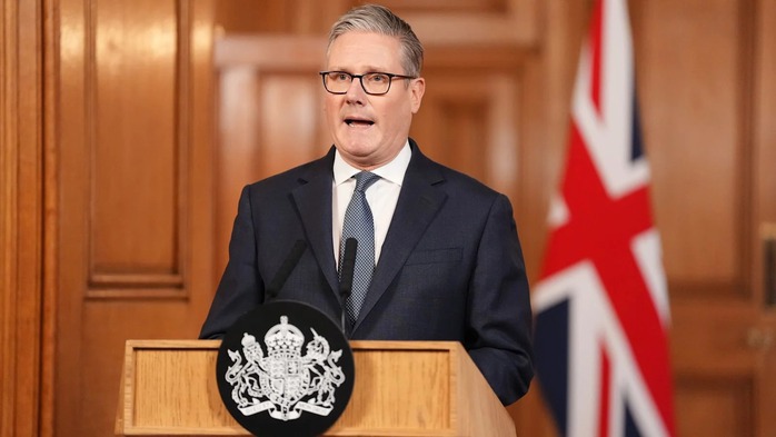 Anh bất ngờ &ldquo;quay xe&rdquo; cho Mỹ d&ugrave;ng căn cứ tấn c&ocirc;ng Iran - Ảnh 1.