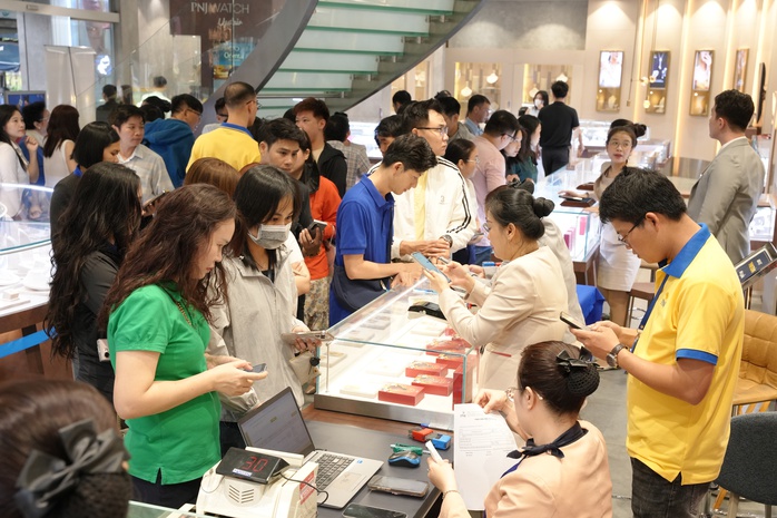 Chứng kho&aacute;n, v&agrave;ng, bạc biến động mạnh - Ảnh 1.