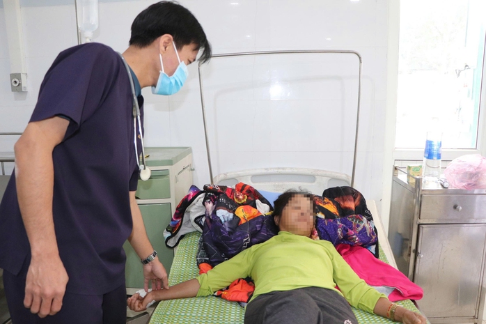 Nguy cơ ngộ độc botulinum từ m&oacute;n c&aacute; ủ chua: Cảnh b&aacute;o sức khỏe 2026 - Ảnh 3.