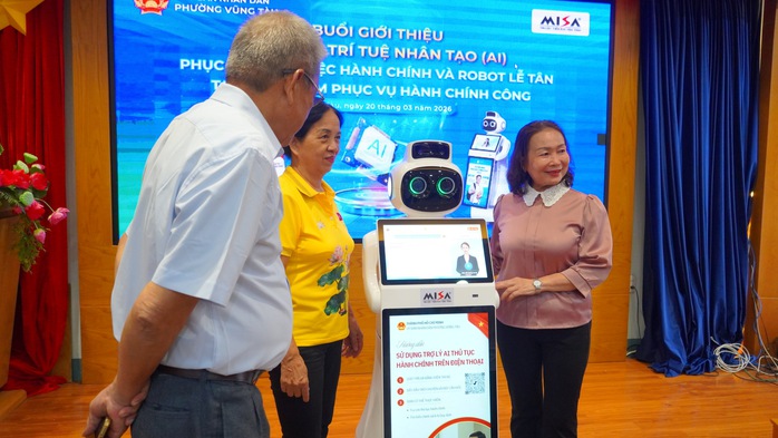Phường Vũng Tàu ứng dụng robot lễ tân phục vụ người dân hiệu quả năm 2026 - Ảnh 3. Phường Vũng Tàu ứng dụng robot lễ tân phục vụ người dân hiệu quả năm 2026 - Ảnh 3.