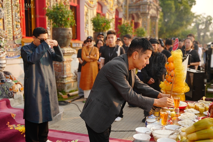 "Ho&agrave;ng hậu cuối c&ugrave;ng" khai m&aacute;y, t&aacute;i hiện "v&agrave;ng son một thuở" - Ảnh 1.