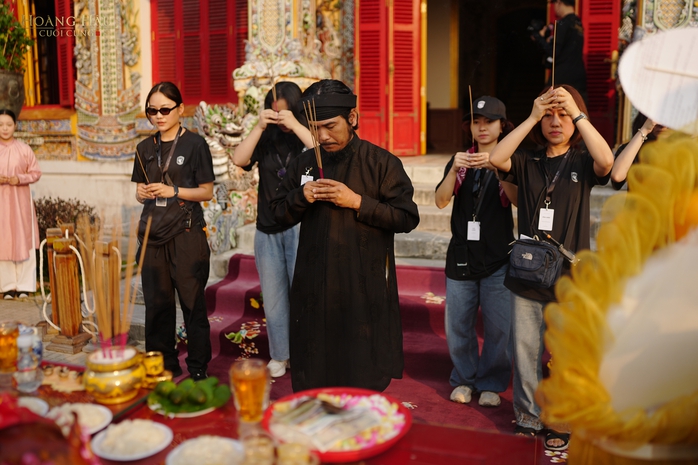 "Ho&agrave;ng hậu cuối c&ugrave;ng" khai m&aacute;y, t&aacute;i hiện "v&agrave;ng son một thuở" - Ảnh 6.