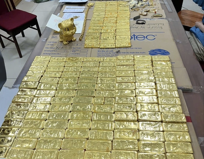 Tài sản khủng trong vụ án Mr Pips: Siêu xe , vàng và hàng triệu USD bị thu giữ - Ảnh 2. Tài sản khủng trong vụ án Mr Pips: Siêu xe , vàng và hàng triệu USD bị thu giữ - Ảnh 2.