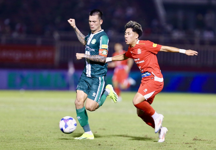 Khoa Ngô lại ghi bàn, Tiến Linh có hành động "đáp trả" NHM - Ảnh 7.
