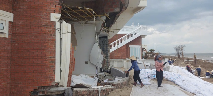 Khắc phục biệt thự đổ n&aacute;t ở H&agrave; Tĩnh trước ng&agrave;y 30 - 4 - 2026 - Ảnh 1.