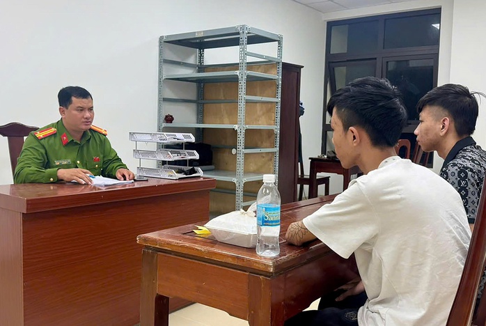 C&ocirc;ng an bắt giữ đối tượng truy n&atilde; tại Campuchia: Nguyễn Phi Long v&agrave; Vũ B&aacute; Ngọc Sơn - Ảnh 1.