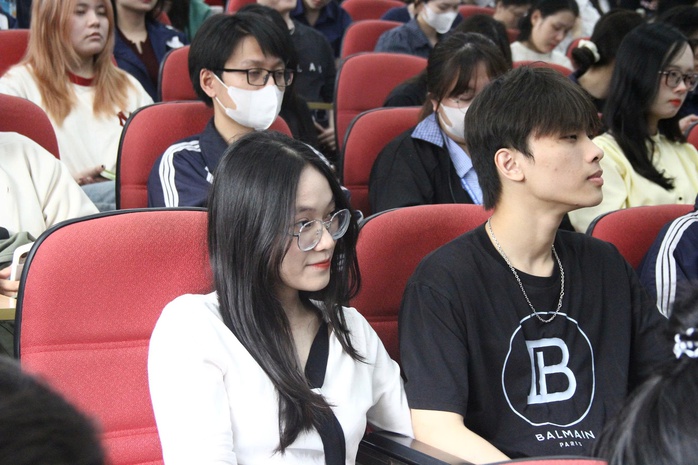 Sinh vi&ecirc;n y phải thực h&agrave;nh 12 th&aacute;ng tại cơ sở y tế nếu muốn trở th&agrave;nh b&aacute;c sĩ - Ảnh 2.