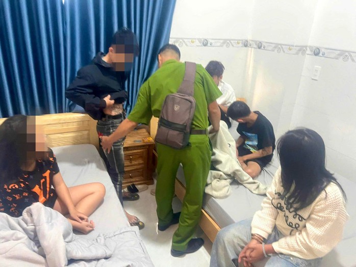 Quen biết qua mạng x&atilde; hội, hai b&eacute; g&aacute;i bị x&acirc;m hại tại nh&agrave; nghỉ - Ảnh 1.