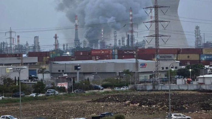 Iran tập k&iacute;ch &ldquo;ăn miếng trả miếng&rdquo; với Israel - Ảnh 1.