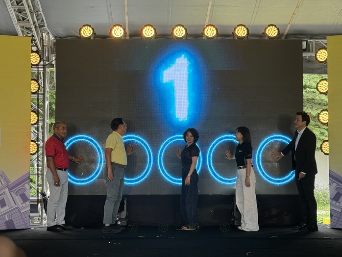 13.000 VĐV tranh tài tại giải chạy đêm TP HCM - Ảnh 2.