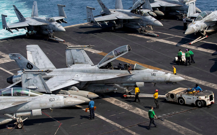 Mỹ mở chiến dịch khai thông eo biển Hormuz, điều nhiều quân tới Trung Đông - Ảnh 1. Mỹ mở chiến dịch khai thông eo biển Hormuz, điều nhiều quân tới Trung Đông - Ảnh 1.