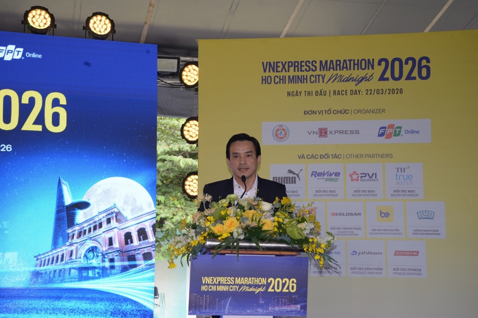 13.000 VĐV tranh tài tại giải chạy đêm TP HCM - Ảnh 1.