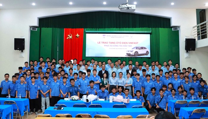 Tặng xe VF8, VinFast "đặt h&agrave;ng" nh&acirc;n lực cho mạng lưới 600 xưởng dịch vụ - Ảnh 2.