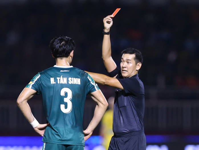 Tài năng Việt kiều tiếp tục giúp CLB Công an TP HCM chiến thắng - Ảnh 3.