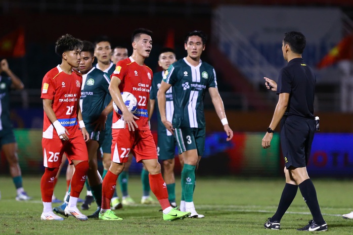 Tài năng Việt kiều tiếp tục giúp CLB Công an TP HCM chiến thắng - Ảnh 1.