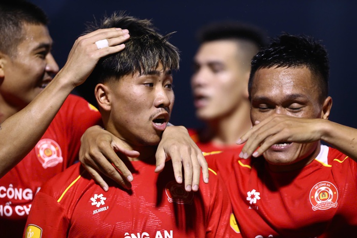 Tài năng Việt kiều tiếp tục giúp CLB Công an TP HCM chiến thắng - Ảnh 6.