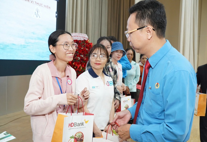 Tặng 5 nền đất cho công nhân có những câu chuyện truyền cảm hứng - Ảnh 3.