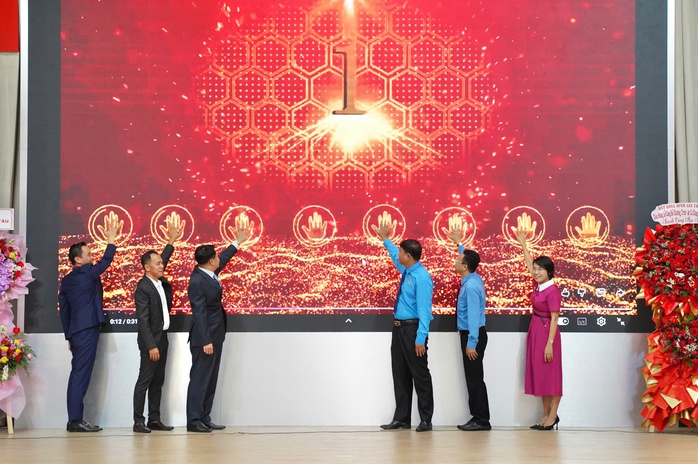 Tặng 5 nền đất cho công nhân có những câu chuyện truyền cảm hứng - Ảnh 1.