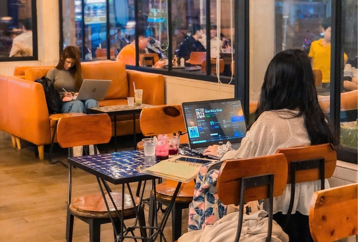 Việc l&agrave;m xuy&ecirc;n bi&ecirc;n giới: Cơ hội v&agrave; th&aacute;ch thức - Ảnh 2.