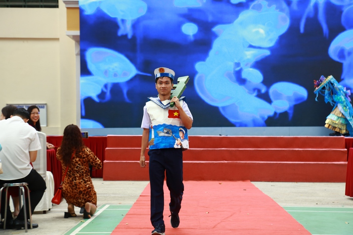 Chủ quyền biển đảo hiện lên sống động, cảm xúc qua tiết học độc đáo của học sinh Trường Lê Quý Đôn - Ảnh 5.