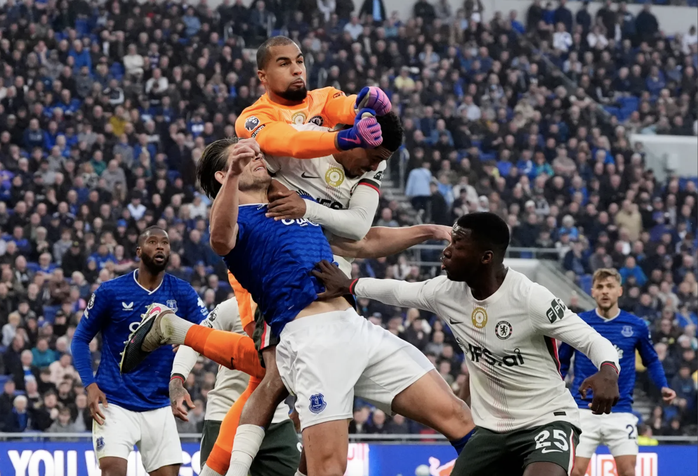 Chelsea thua sốc Everton, nguy cơ mất v&eacute; ch&acirc;u &Acirc;u - Ảnh 1.