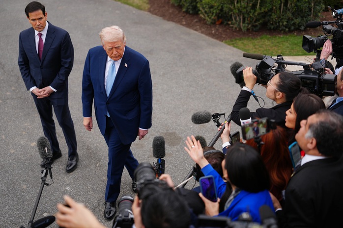 Tổng thống Mỹ c&acirc;n nhắc "xuống thang" chiến dịch Trung Đ&ocirc;ng, Iran đe dọa "g&acirc;y bất ngờ" - Ảnh 1.