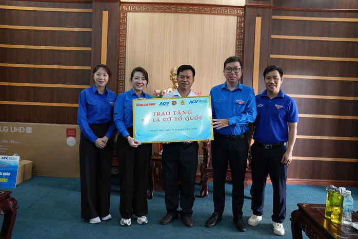 Báo Người Lao Động và ACV hỗ trợ Vùng 4 Hải Quân với quà tặng ý nghĩa 2026 - Ảnh 5. Báo Người Lao Động và ACV hỗ trợ Vùng 4 Hải Quân với quà tặng ý nghĩa 2026 - Ảnh 5.