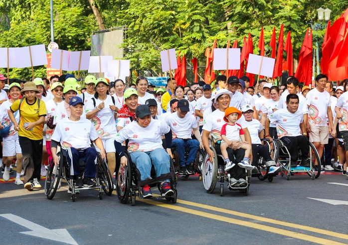 Khoảnh khắc hấp dẫn ở Ngày chạy Olympic vì sức khỏe toàn dân - Ảnh 4.