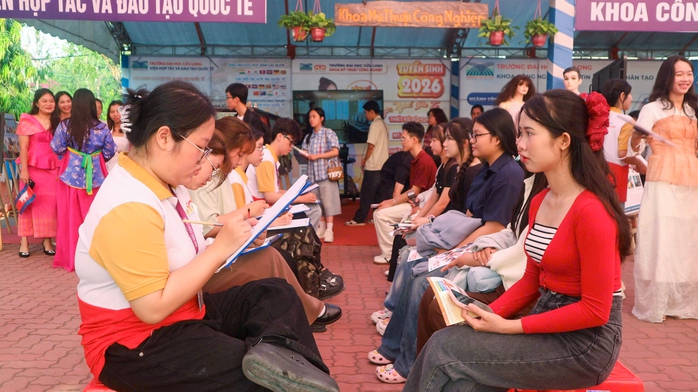 Hơn 7.000 học sinh và 546 giáo viên trải nghiệm tại Trường Đại học Cửu Long - Ảnh 4.