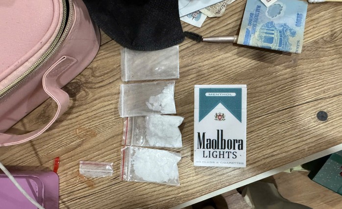 Đà Nẵng triệt phá vụ mua bán ma túy , bắt giữ 2 kiều nữ chứa ketamine - Ảnh 2. Đà Nẵng triệt phá vụ mua bán ma túy , bắt giữ 2 kiều nữ chứa ketamine - Ảnh 2.