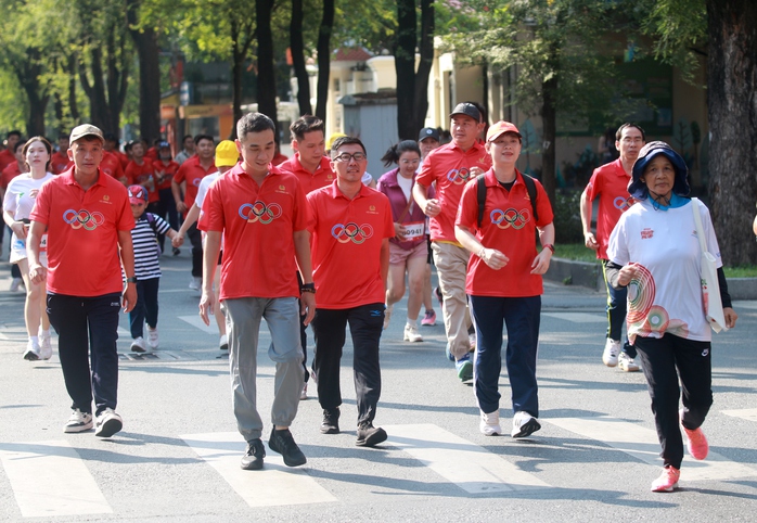 Sôi động Ngày chạy Olympic "Vì sức khỏe toàn dân - Vì an ninh Tổ quốc" tại TP HCM - Ảnh 5.