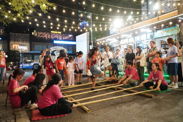 "Ngày hội sách và văn hóa đêm" lần 4 tại TP HCM - Ảnh 1.