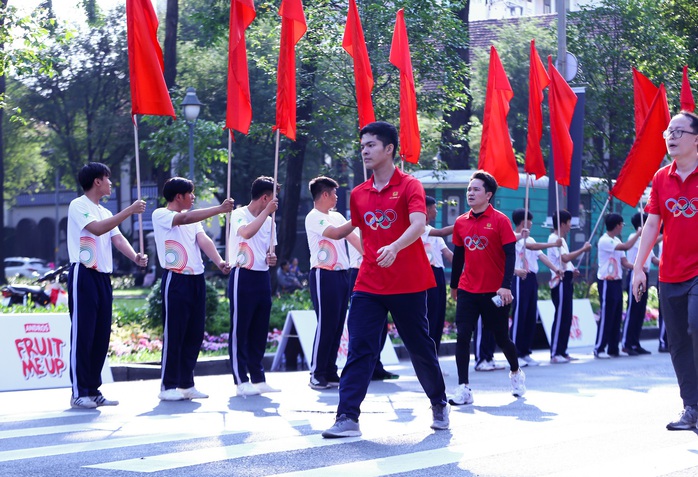 Khoảnh khắc hấp dẫn ở Ngày chạy Olympic vì sức khỏe toàn dân - Ảnh 8.