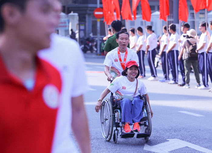 Khoảnh khắc hấp dẫn ở Ngày chạy Olympic vì sức khỏe toàn dân - Ảnh 7.