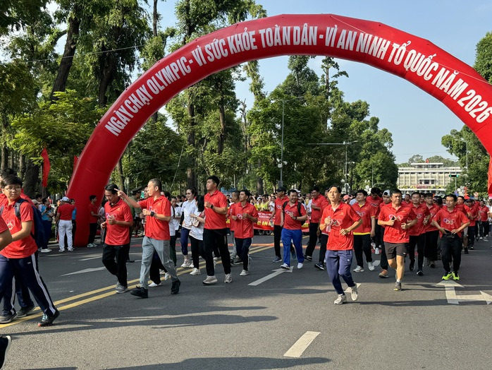 Sôi động Ngày chạy Olympic "Vì sức khỏe toàn dân - Vì an ninh Tổ quốc" tại TP HCM - Ảnh 7.