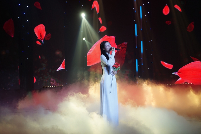 Mãn nhãn “Sắc và Đời”: Dấu ấn sáng tạo của sinh viên FPT Polytechnic - Ảnh 1.